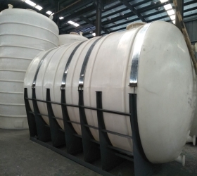 黑色塑料儲罐 滾塑儲罐價位